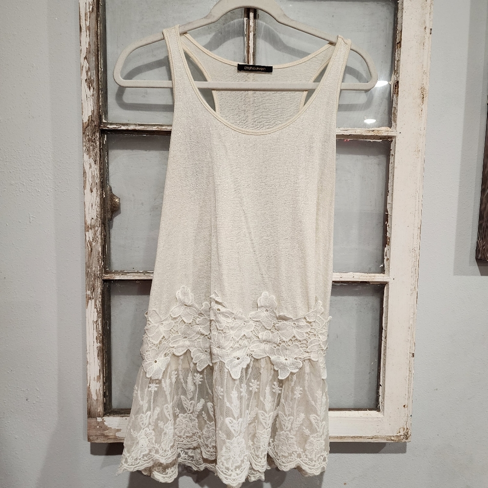 Flowy tank